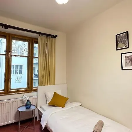 Damjanich Otel *